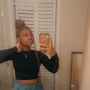 Meet your Posher, Alicia